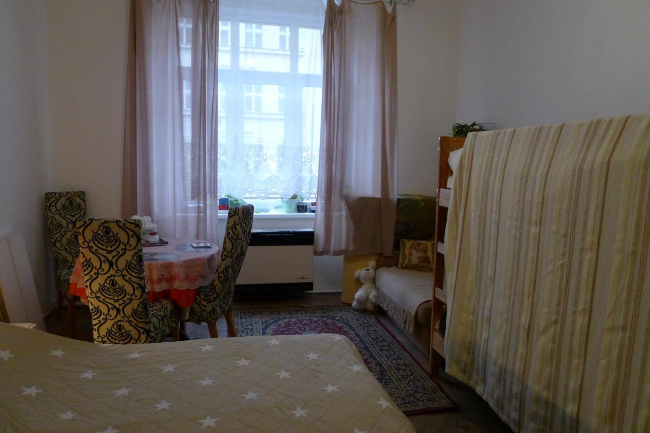 Cozy Modest Room For 2 Or 3 Persons Praha Eksteriør bilde