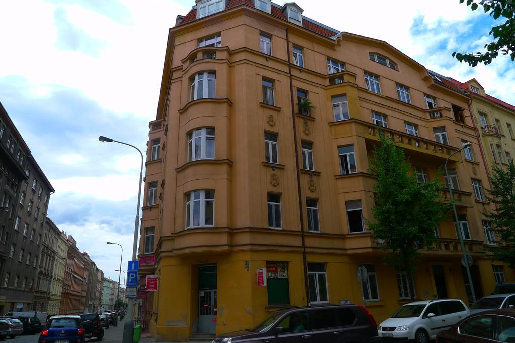 Cozy Modest Room For 2 Or 3 Persons Praha Eksteriør bilde